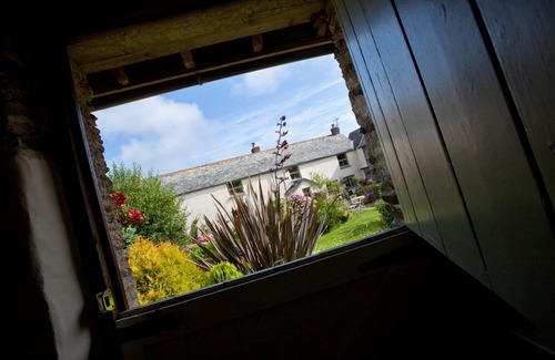 Hele Cottage | Gorgeous 3-bedroom family friendly cottage close to North Devon beaches
