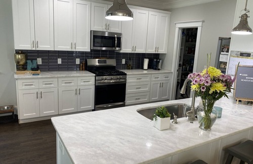 Charlotte House | Gorgeous 3 bedroom house with patio and firepit