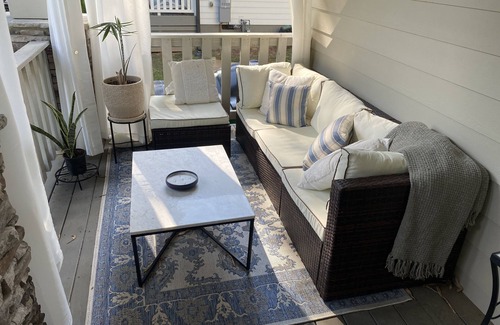 Charlotte House | Gorgeous 3 bedroom house with patio and firepit