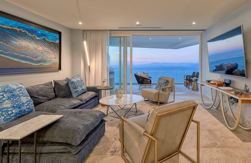 Conchas Chinas Condo | Gorgeous 3BR Oceanfront Condo at Sayan Indah