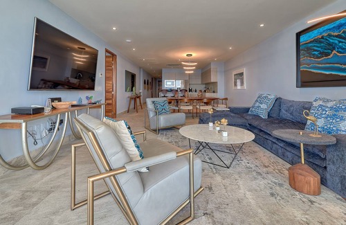 Conchas Chinas Condo | Gorgeous 3BR Oceanfront Condo at Sayan Indah