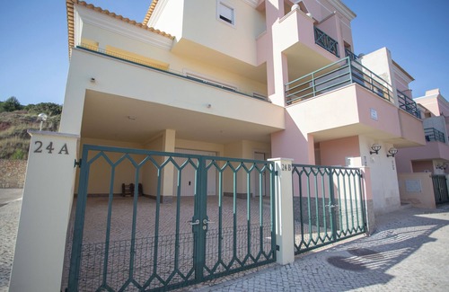 Sesimbra Apartment | Gorgeous 4-bedroom apartment in Sesimbra with stunning ocean views