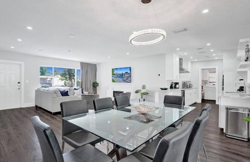 Deerfield Beach Villa | Gorgeous 4BR Brand new HTD Pool & Jacuzzi 1Mile