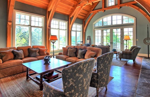 Rosseau Cottage | Gorgeous 6 Bed, 5 Bath Family Cottage on Lake Rosseau with new Boathouse!