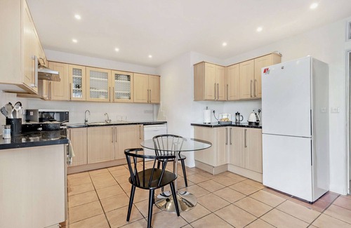 St. Johns Wood Apartment | Gorgeous 6 Bedroom flat in Central London