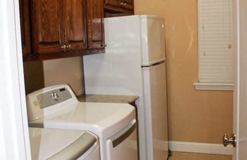 Malakoff House | Gorgeous 6 bedroom lakefront home perfect for families and large groups