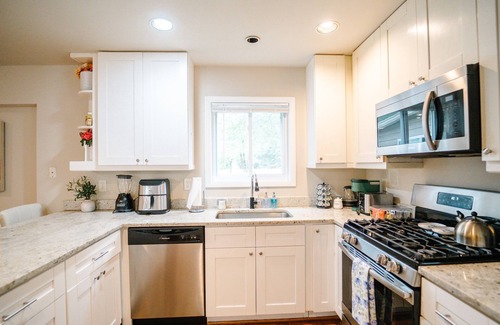 Oxon Hill House | Gorgeous 7BR/3BA Maryland Home- for Your Next Family Adventure!