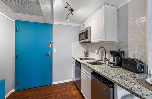 Florida Center Apartment | Gorgeous and cozy 2 miles Universal Studios condo: pool, hot tub, tennys court