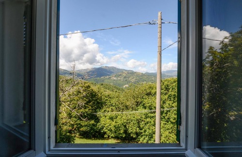 Maissana Apartment | Gorgeous apartment in Colli di Ossegna with WiFi