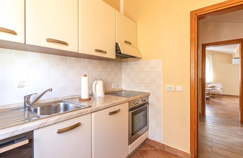 Vintijan Apartment | Gorgeous apartment in Pula with kitchen