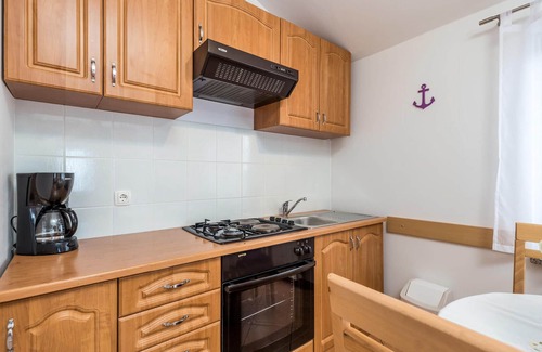 Rukavac Apartment | Gorgeous apartment in Rukavac with WiFi