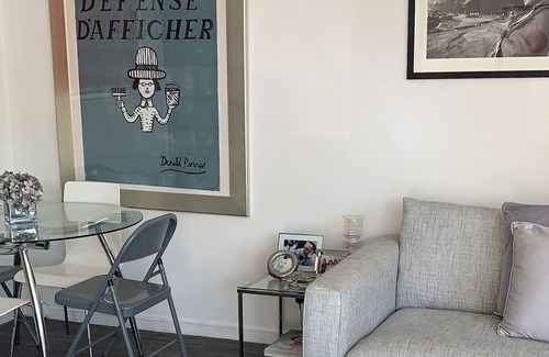 Camden Town with Primrose Hill Apartment | Gorgeous apartment opp regents park mins away from central london.