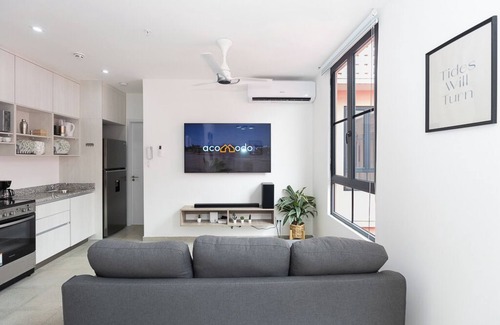 Santa Ana Apartment | Gorgeous Apt Studio with private rooftop in Santa Ana - Downtown property - Revitalizing in process