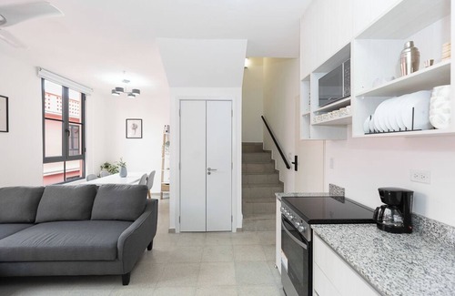 Santa Ana Apartment | Gorgeous Apt Studio with private rooftop in Santa Ana - Downtown property - Revitalizing in process