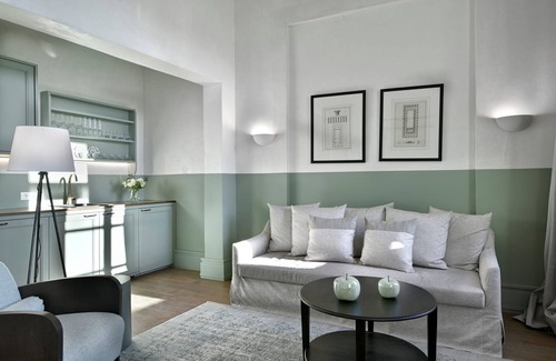 Monastiraki Villa | Gorgeous Athens Apartment | 2 Bedrooms | Apartment Sting | Balcony