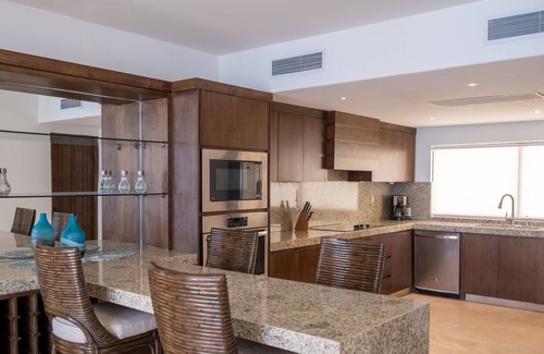 Campo de Golf Fonatur Resort | Gorgeous, Beachfrotn 4 Bedroom Condo SIX!