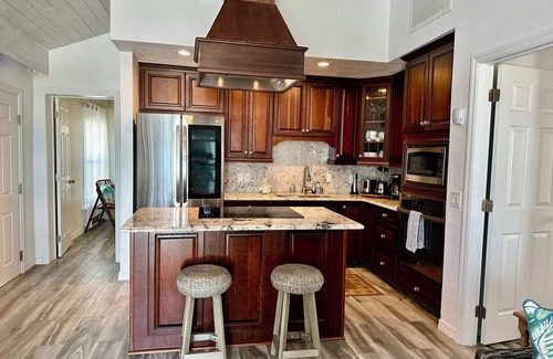 Treasure Cay Villa | Gorgeous Beach Front Ocean Villa 906