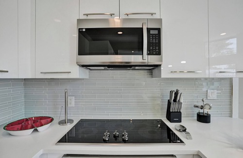 Deerfield Beach House | Gorgeous Beach Retreat sleeps 14 combining Units A & B.