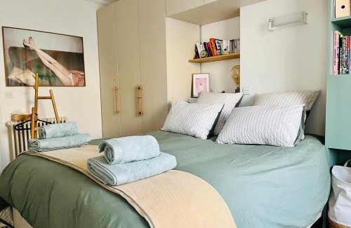 Saint-Vincent-de-Paul Apartment | Gorgeous, bright & large 1 BR near Montmartre