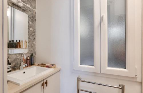 Saint-Vincent-de-Paul Apartment | Gorgeous, bright & large 1 BR near Montmartre