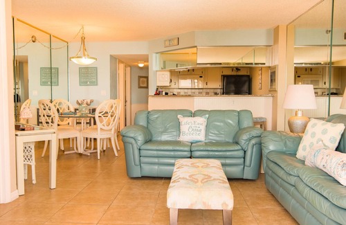 Daytona Beach Shores Condo | Gorgeous Condo with Amazing Views of the Ocean!