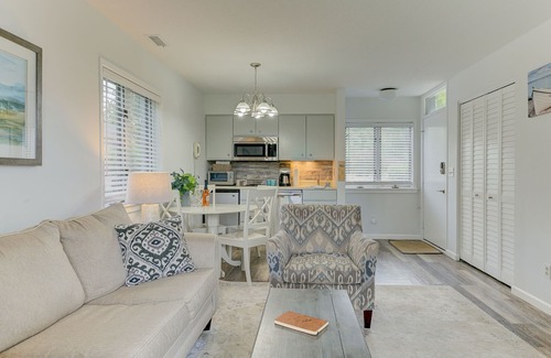 Acme Condo | 🏖️ Gorgeous Chic Beach Front Condo ➠ 5593