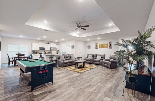 Gulf Breeze House | Gorgeous coastal home w/plenty of space, close to everything - dog friendly
