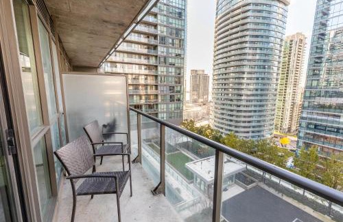 Downtown Toronto Apartment | Gorgeous Condo in Downtown Near CN Tower