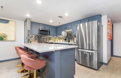 Afton Condo | Gorgeous condo with patio and lake view in Monkey Island near Shangri-La.