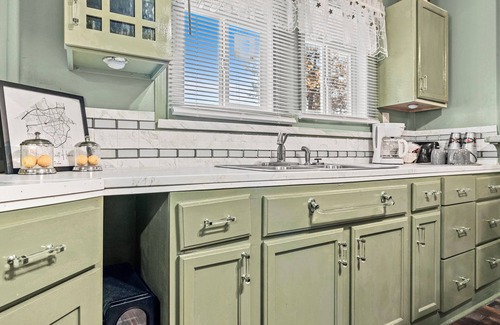 Athens Cottage | Gorgeous Cottage Near UGA - Close to Everything!