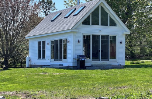 Harpswell Cottage | Gorgeous cottage with all the comforts of home situated on 3.5 acres of Card Cove