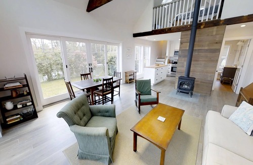 Harpswell Cottage | Gorgeous cottage with all the comforts of home situated on 3.5 acres of Card Cove