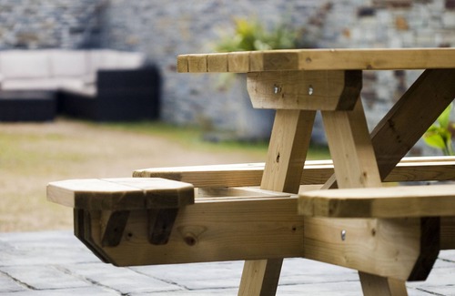 Porthcothan House | Gorgeous dog-friendly barn conversion near the beach - sleeps 9