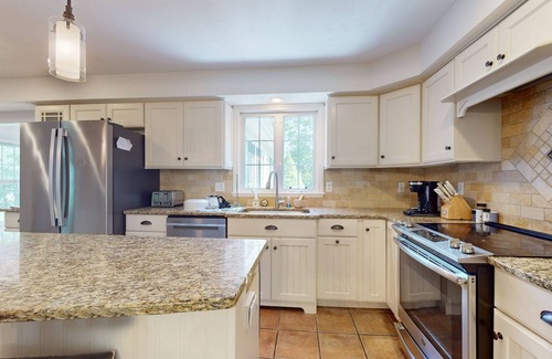 Sandwich House | Gorgeous dog-friendly home with private, heated pool, furnished patio, porch