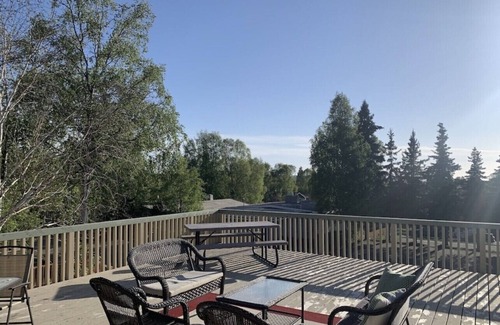 South Addition House | Gorgeous Downtown 3 Bed 2 bath Home & Sauna Walking distance downtown Anchorage
