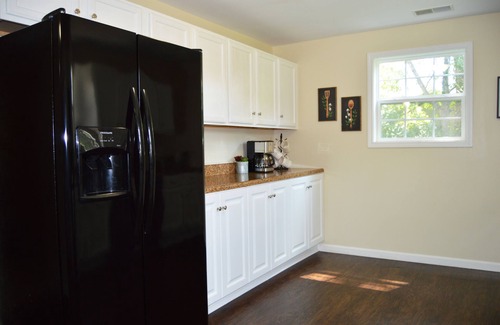 Cookeville House | Gorgeous Farmhouse Hideout | Close to Everything ★ TN Tech ★Burgess Falls