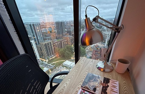 Elephant and Castle Apartment | Gorgeous Flat in Amazing London Location, Incredible Views - Great Transport