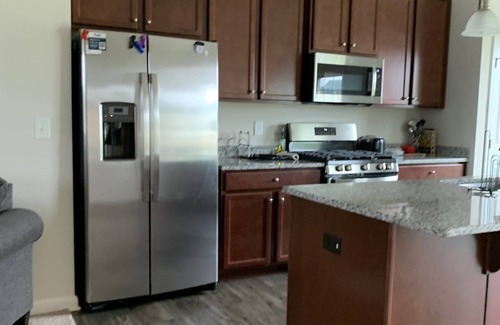 Raleigh House | Gorgeous, Fully Furnished, 3 Story Townhome!