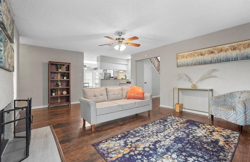 Garland House | Gorgeous Garland 3BR Getaway