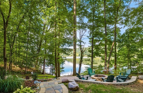 Logan Cabin | Gorgeous Hocking Hills Lake Front Cabin Right On Lake Logan - Near All The Sites