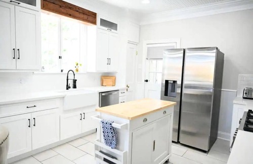 Highlands - Perkins House | Gorgeous home 2mi to LSU - 4 bedroom/3bath