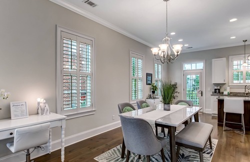 Eastside House | Gorgeous Home by Crawford Square w Private Parking