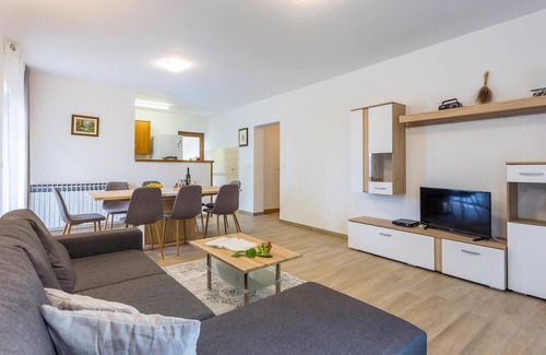 Katun Lindarski House | Gorgeous home in Katun Lindarski