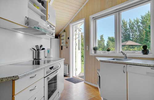 Hoeve Strand House | Gorgeous home in Asnæs with WiFi