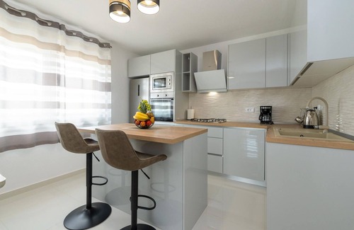 Benkovac House | Gorgeous home in Benkovac with WiFi