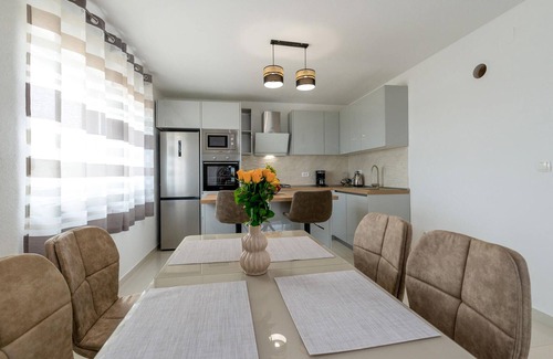 Benkovac House | Gorgeous home in Benkovac with WiFi