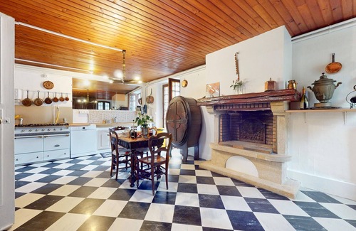 Chessy House | Gorgeous home in Chessy with WiFi