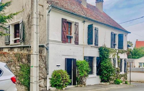 Chessy House | Gorgeous Home In Chessy With Wifi
