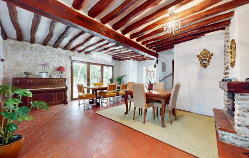 Chessy House | Gorgeous Home In Chessy With Wifi