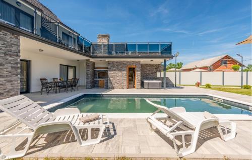 Gospic House | Gorgeous Home In Debelo Brdo With Sauna